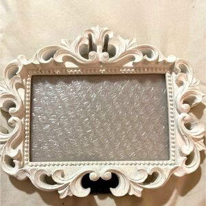 Elegant Cream Ornate Victorian Photo Frame